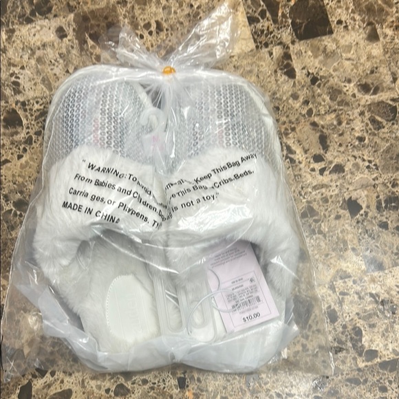 Cozy White Fur Slippers - Picture 1 of 1